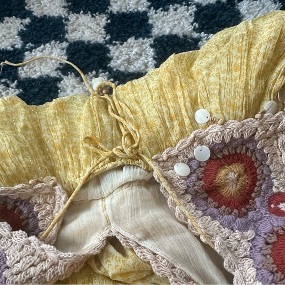 Zara limited edition crochet dress in yellow - Large - Picture 6 of 7